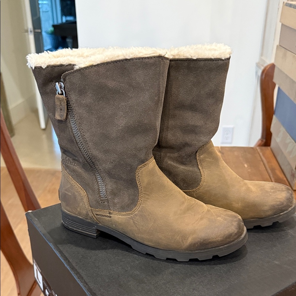 Sorel Emelie Foldover Boots - Brown and Black